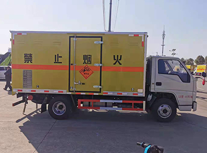 靖州爆破器材运输车技术升级与安全合规新趋势